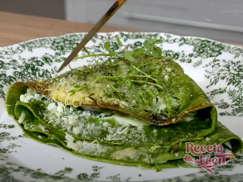 Crespelle de eespinacas al horno, delicioso plato italiano con espinacas y queso
