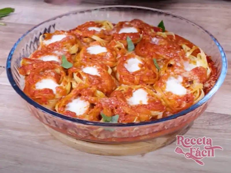 "Timballo italiano, gratinado de pasta con albóndigas y mozzarella